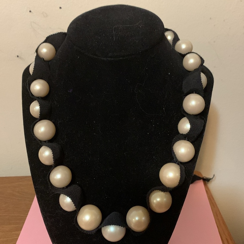 Beautiful necklace, adjusts to various lengths
